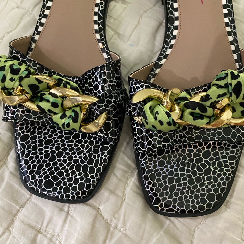 Betsey Johnson black slides